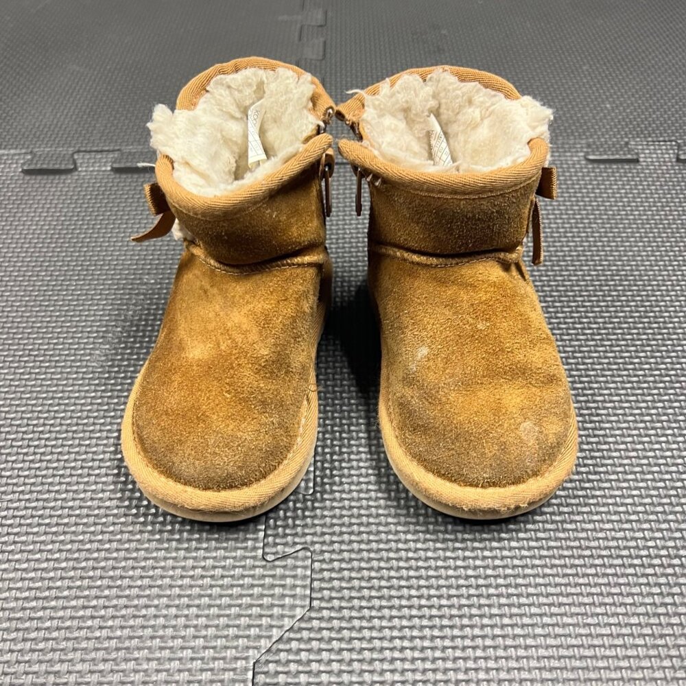 Koolaburra By UGG Toddler Boots Size 5 Tan Suede Faux Fur Lined Winter Shoes